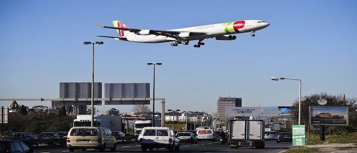 Um avião da TAP aterra no Aeroporto de Lisboa, 26 de dezembro de 2014.MÁRIO CRUZ/LUSA