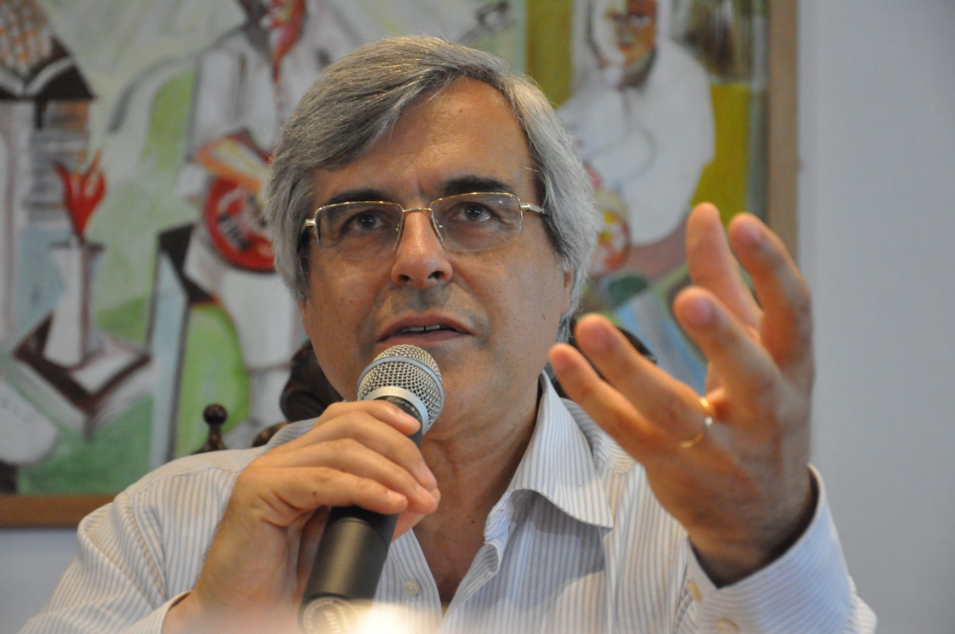 Professor e ensaísta Carlos Reis vence Prémio Literário Vergílio Ferreira 2020